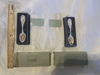 Vintage Avon Collectable Spoons Set Of Two