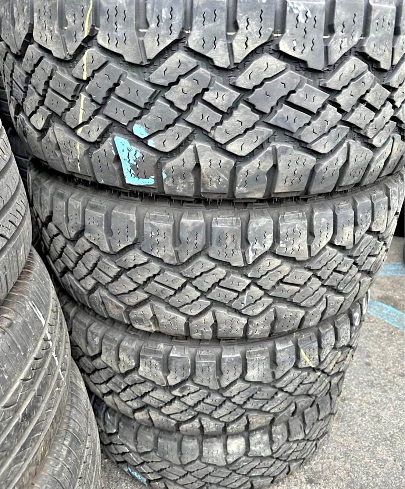 275/65R18 Vendo Un Set De Llantas Usadas En Excelente Condición Marca GOODYEAR