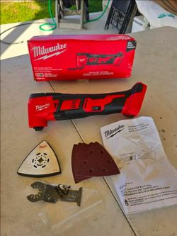 🔥$100 PRICE IS FIRM🔥 Milwaukee M18 18V Lithium-Ion Cordless Oscillating Multi-Tool (Tool-Only)
