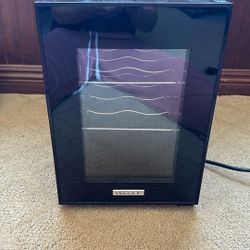 Six bottle wine chiller/fridge