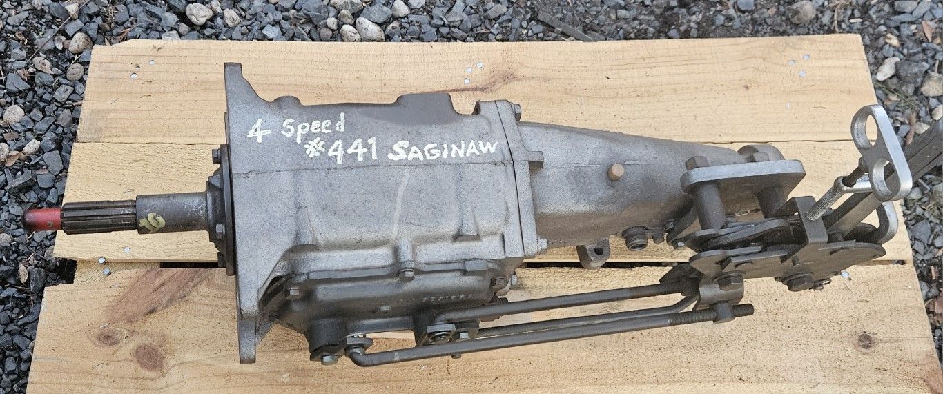 Saginaw 4 Speed(*441) Transmission W/ Mr. Gasket Shifter~》$700
