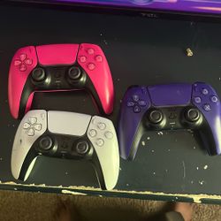 3 ps5 controllers 