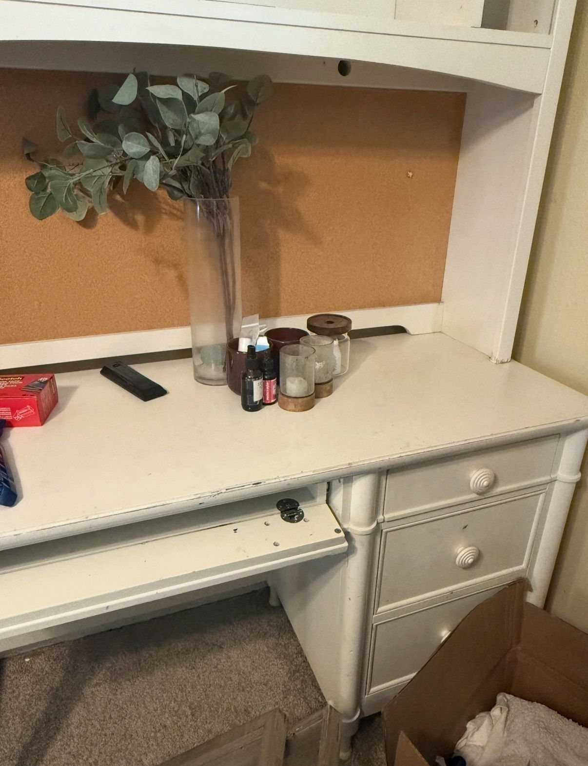 White Desk With Hutch