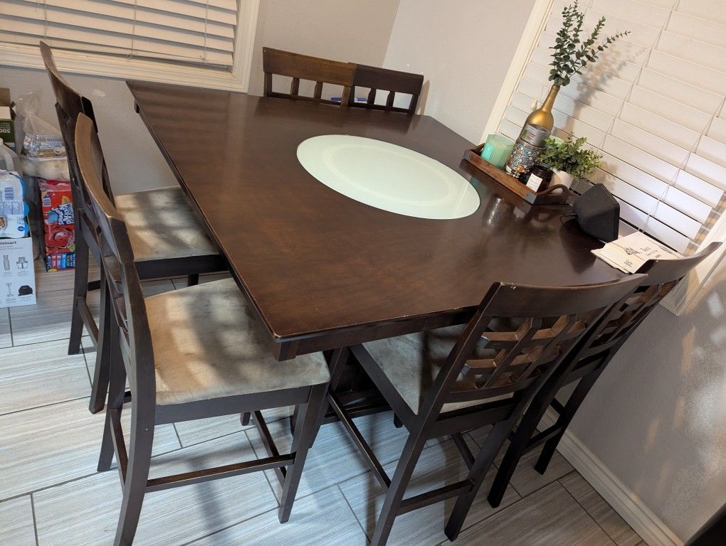 8 Seat Dining Table Wine Rack and Lazy Susan