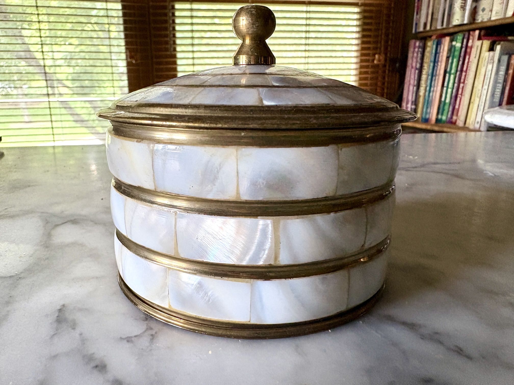 Vintage Beautiful Small Round Brass w/Inlaid Mother of Pearl Trinket Box