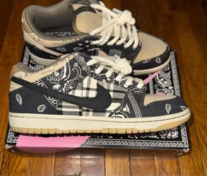 Travis Scott’s low dunks