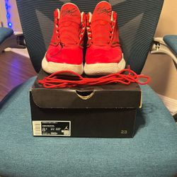 Jordan max aura 4 8.5 size 