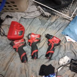 Milwaukee Drill And Impact Set Includes The New STUBBY