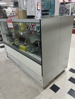 2 display cases, one and each side