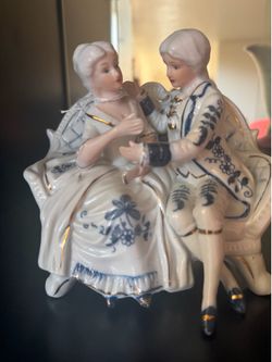 Vintage Porcelin Couple