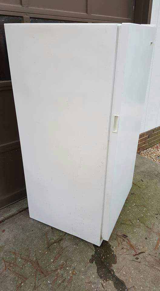 Frigidaire upright freezer 14 cubic feet