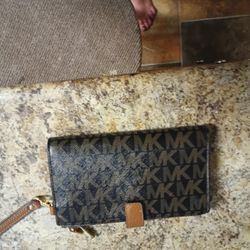 Michael Kors Wrist Wallet 