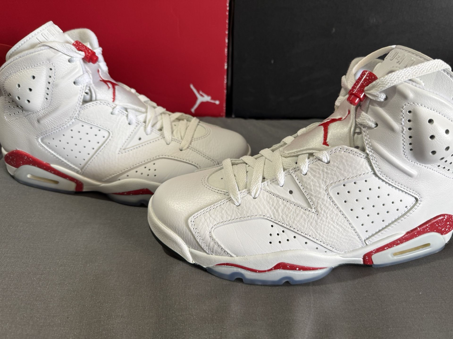 Jordan 6 Retro Red Oreo - 8