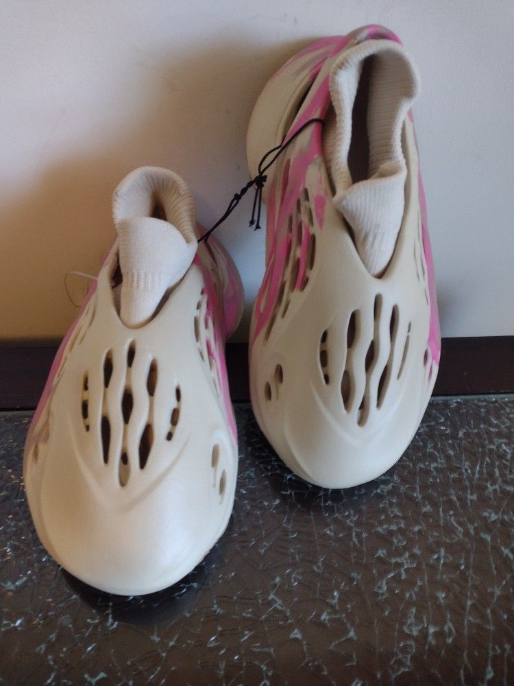 Girl Foams