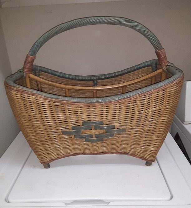 LARGE RATTAN WICKER BASKET