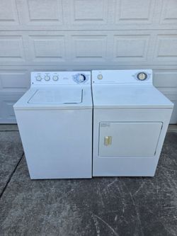 GE High Efficiency Washer and Dryer Set (Gas Dryer)