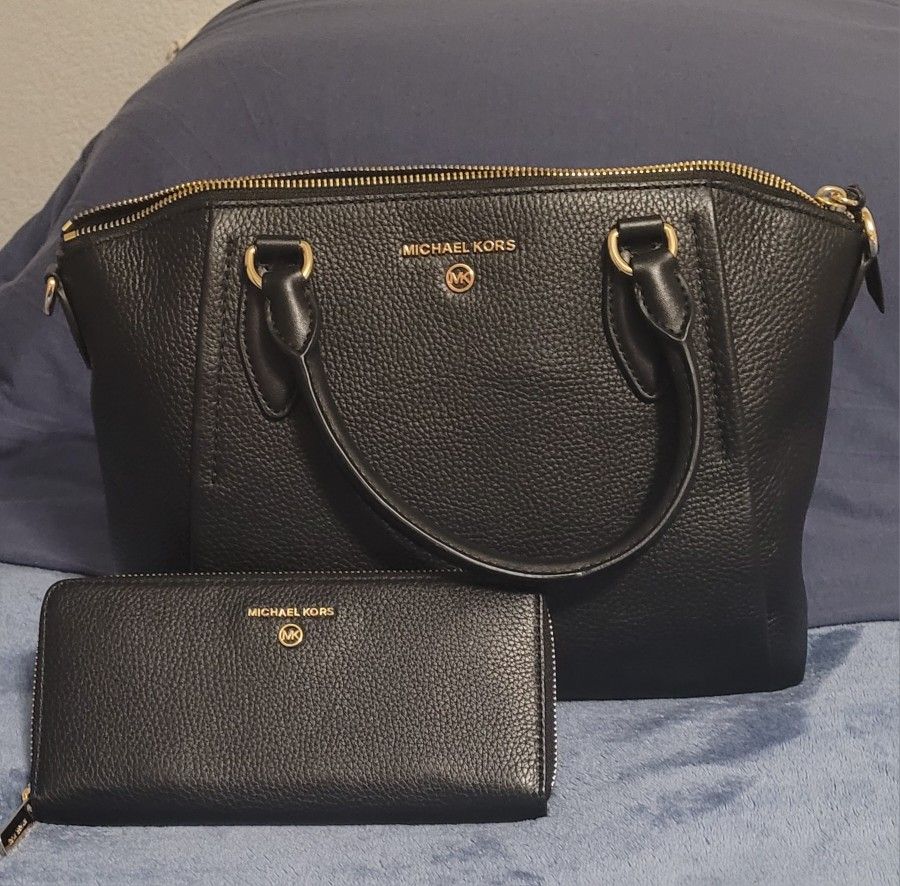 Michael Kors Med. Satchel W/wallet