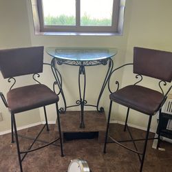 Beautiful Table And Chairs (small)