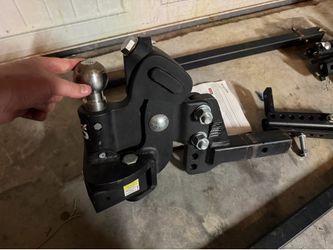 Heavy duty weight distribution hitch
