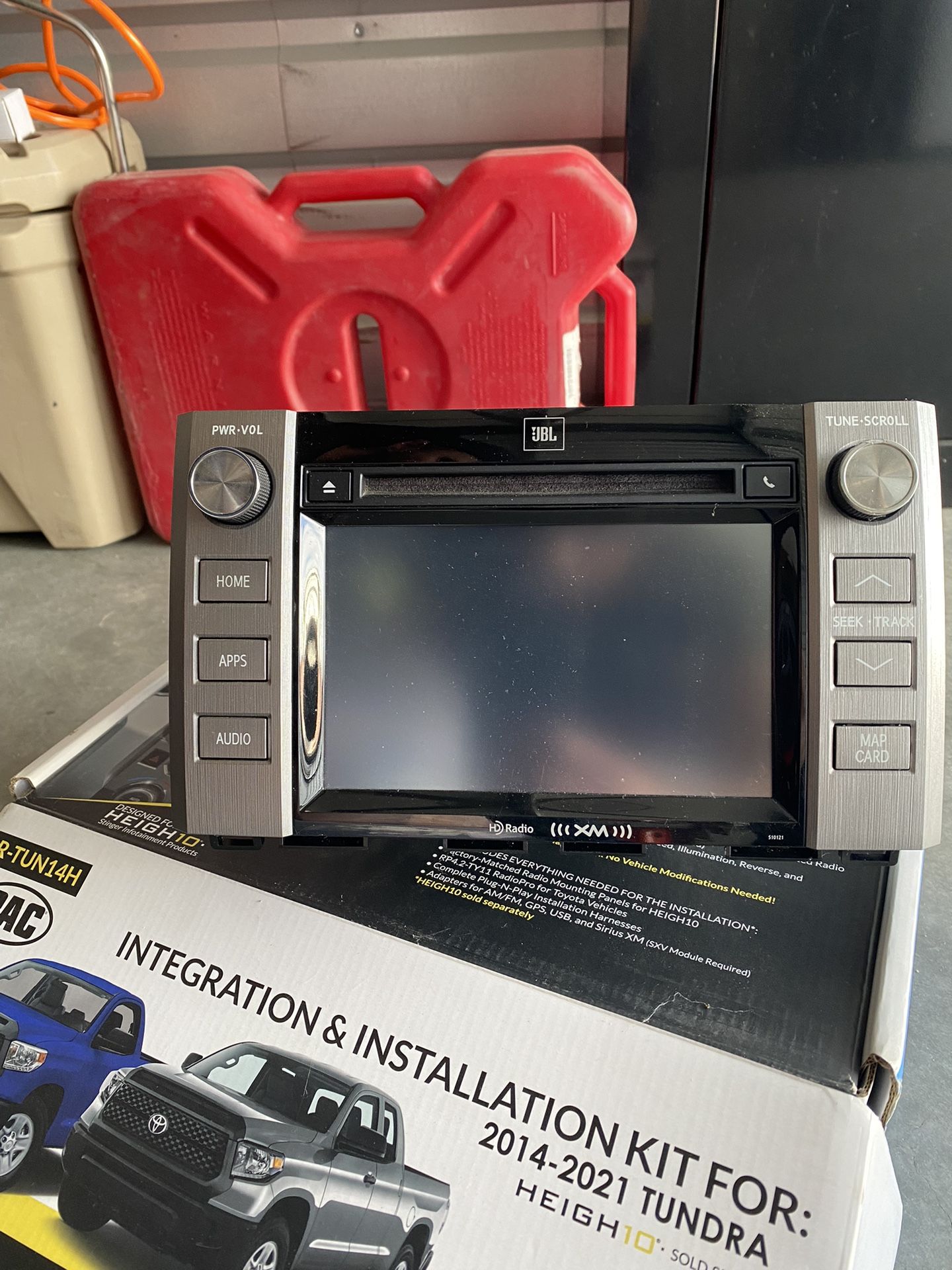 Toyota Tundra JBL stereo