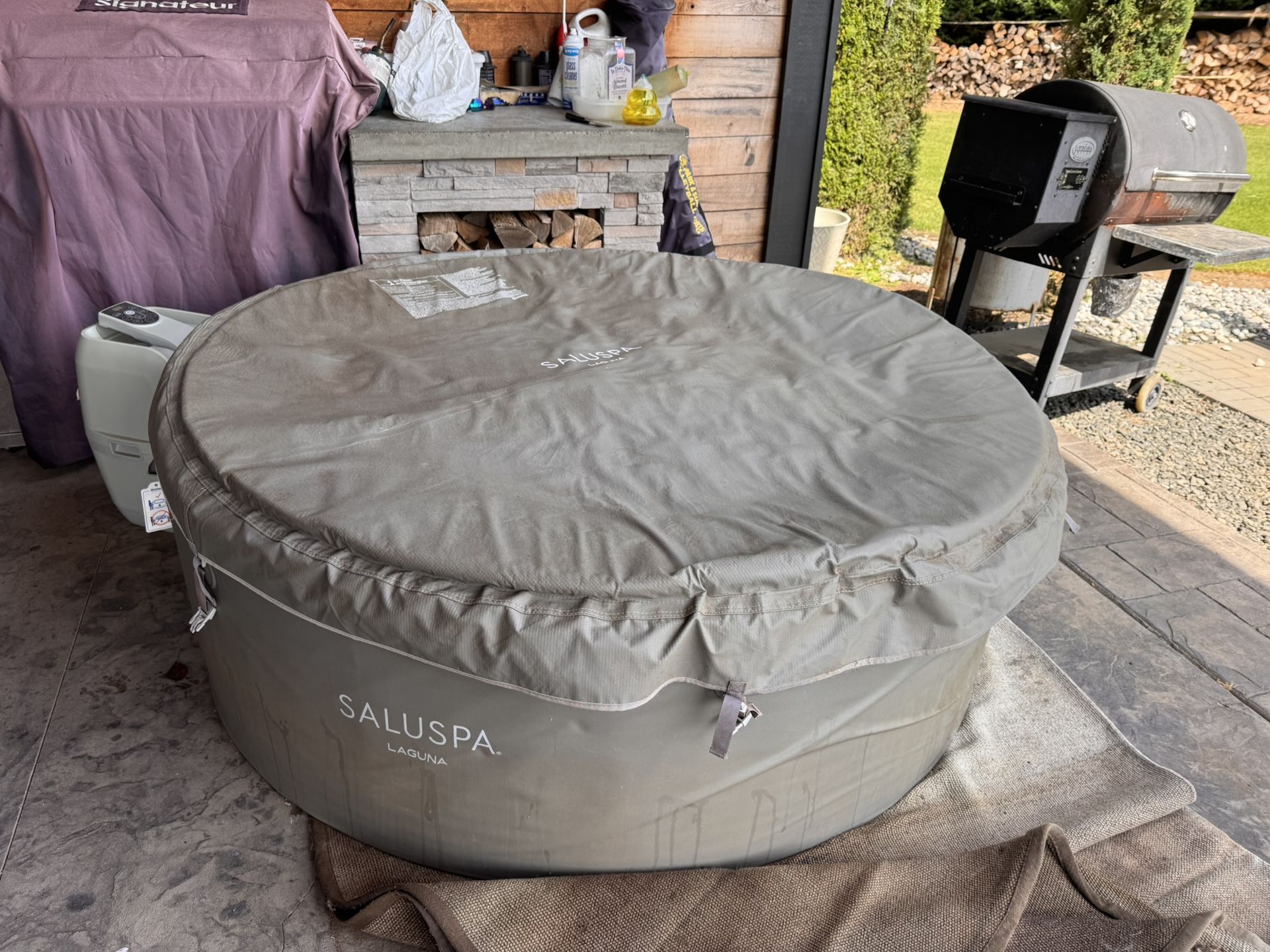 SaluSpa Laguna Inflatable Hot Tub – Gently Used