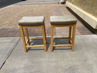 26 inch high stools, wood legs