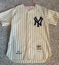 Mitchell & Ness Yogi Berra 1951 Yankees Men’s Medium Jersey