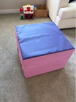 Gymnastics tumbling mat
