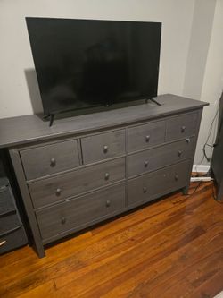 Gray Wood 8-Drawer Dresser