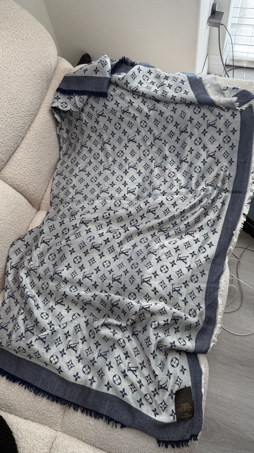 Louis Vuitton Gray and Black Monogram Scarf