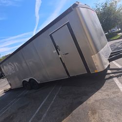 Interstate enclosed trailer