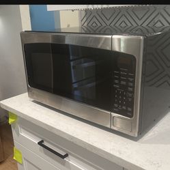 GE Microwave Oven