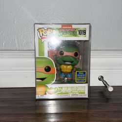 Funko Pop Micheal Angelo With Surf Board 