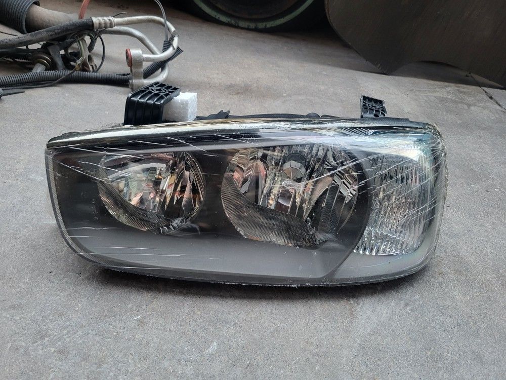 2001-2003 Hyundai Elantra left headlight