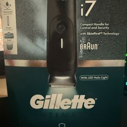 Gillette i7 Intimate Men's Premium Pubic Hair Trimmer, Waterproof LED Body Hair Trimmer for Men, Manscaping Body Groomer
