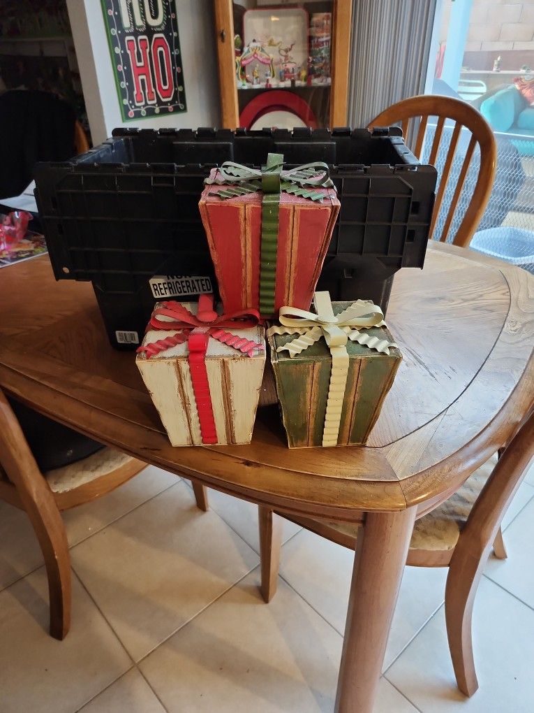 Gift Box Decor
