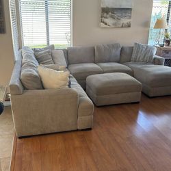 Beige/Gray Sectional Couch w/ Ottoman 