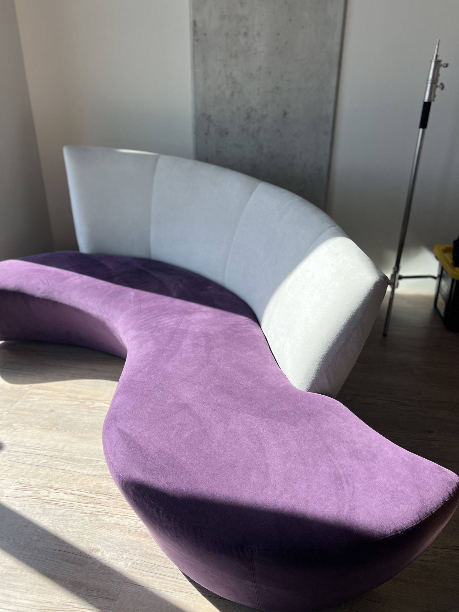 Vladimir Kagan ‘Bilboa’ Post Modern Sofa