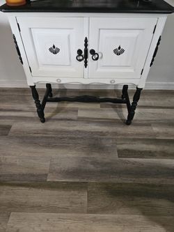 Accent Table