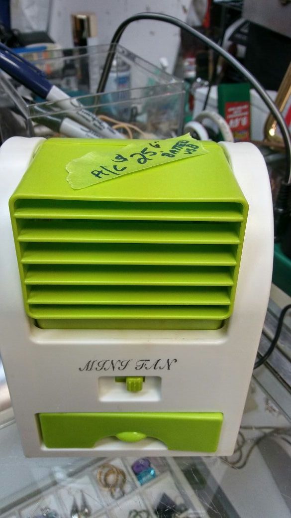 Small mini Desk. A/C