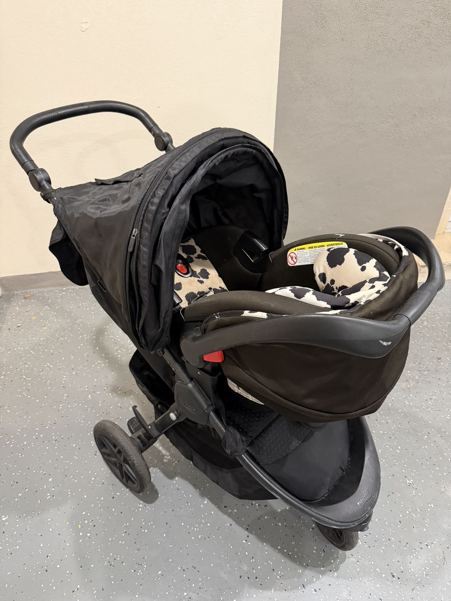 Britax Stroller and Car Seat With Two Bases