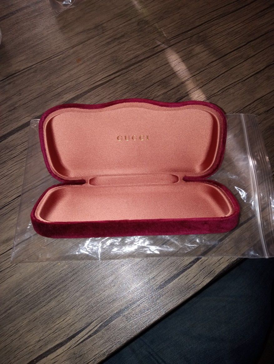 Sunglass Hardcase (GUCCI) brand