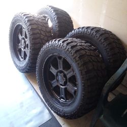 Chevy 6x5.5 Wheels 33s