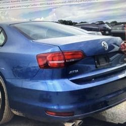 2017 Volkswagen Jetta For Parts 