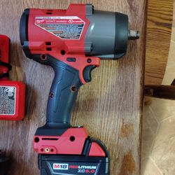 Impact 1/2 Milwaukee with charger and 2 batteries