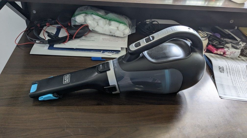 Black+Decker Dust buster Swivel Cordless Vacuum