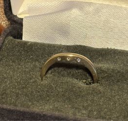 18k white gold, 3 diamond ring