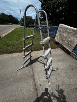 Tall pool ladder