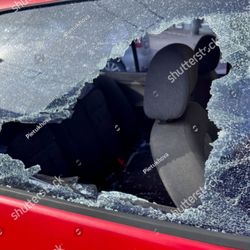 Auto  glass  for less