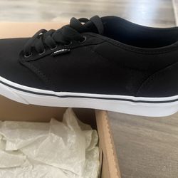 New Vans  Men’s 9.5 